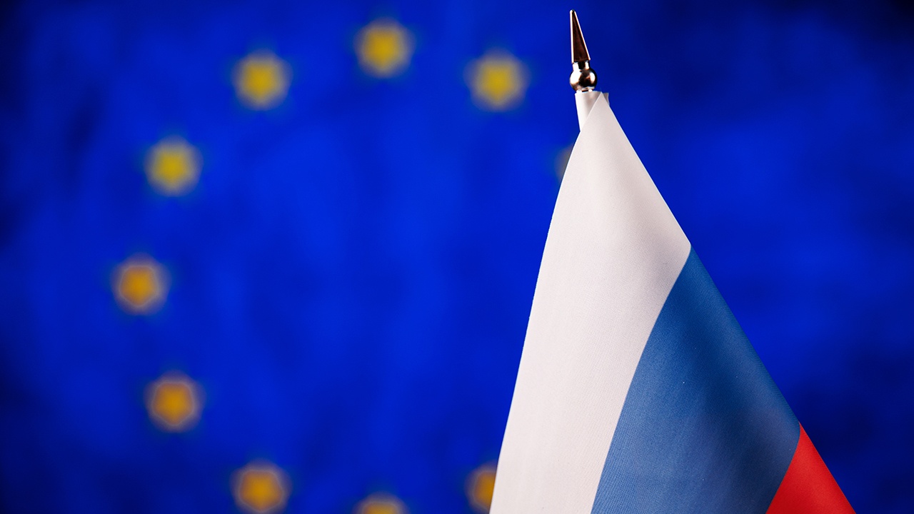 ЕС ввел новые санкции против более 80 физических лиц и организаций из России
