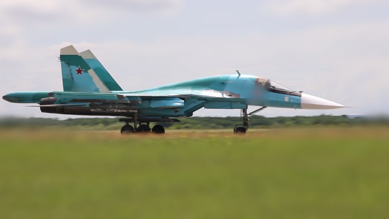 Экипаж Су-34 уничтожил личный состав и опорник ВСУ в зоне спецоперации