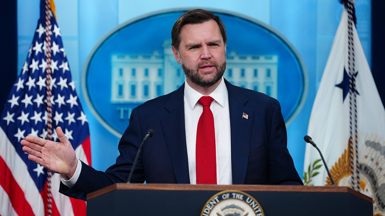 Вэнс подтвердил, что он возглавит делегацию США на переговорах с Ираном