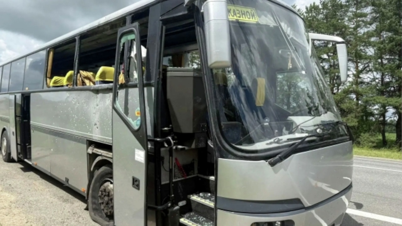 Посол Белоруссии назвал терактом атаку БПЛА на автобус с детьми в Брянской области