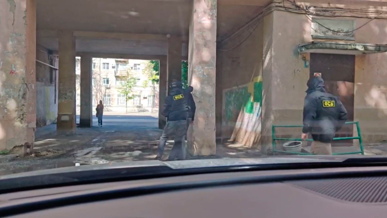 В Воронеже задержали подозреваемого в слежке за военными объектами