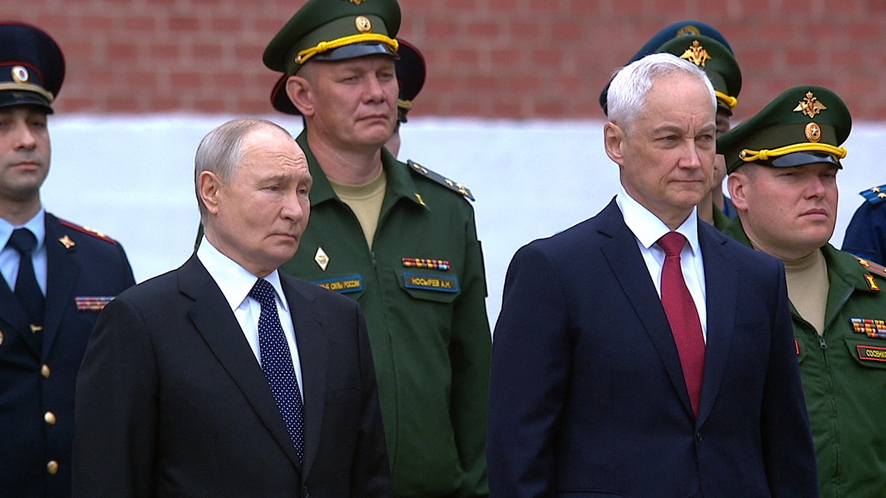 Путин и Белоусов возложили цветы к Могиле Неизвестного Солдата