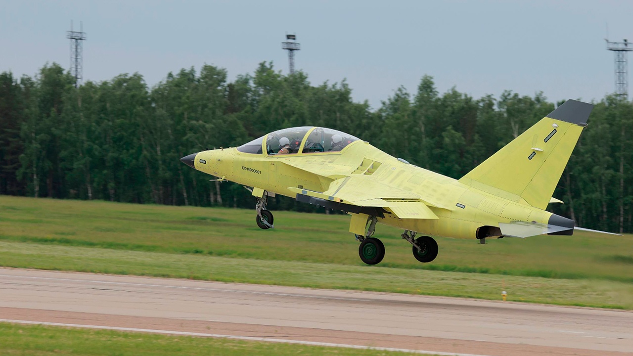 Первый полет Як-130М прошел на скорости до 600 километров в час