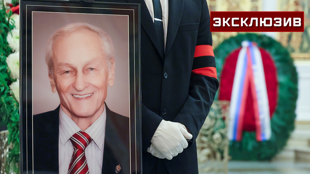 Новиков: Ножкин не воевал, но стал своим для фронтовиков благодаря песням