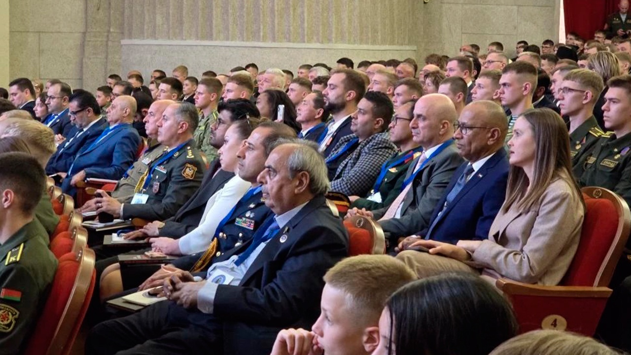 Белоусов призвал пресечь попытки переписать историю