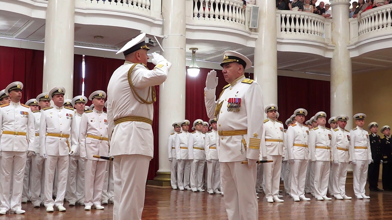 Моисеев поздравил выпускников Военно-морской академии в Петербурге