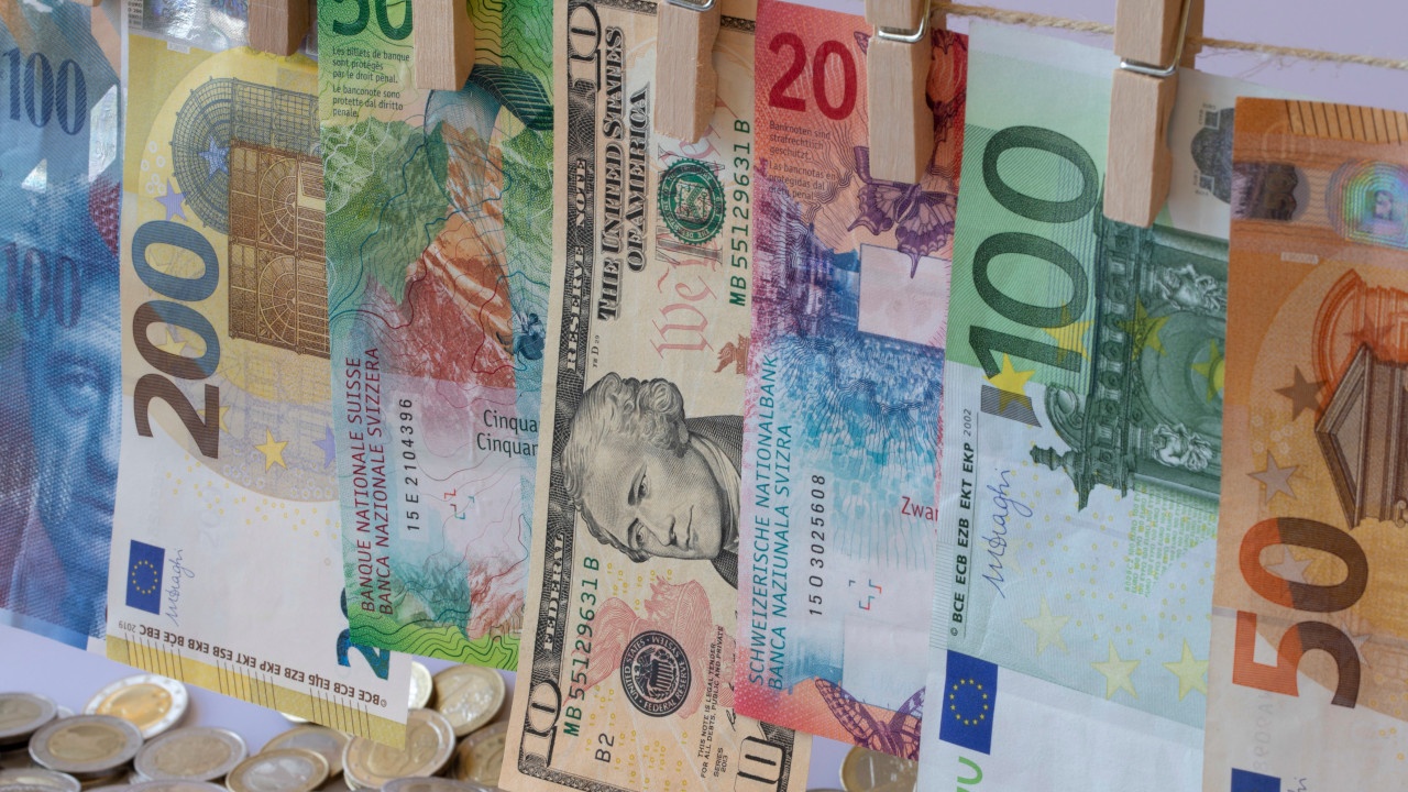 ЦБ будет закупать иностранную валюту в объеме 9,34 млрд рублей в день