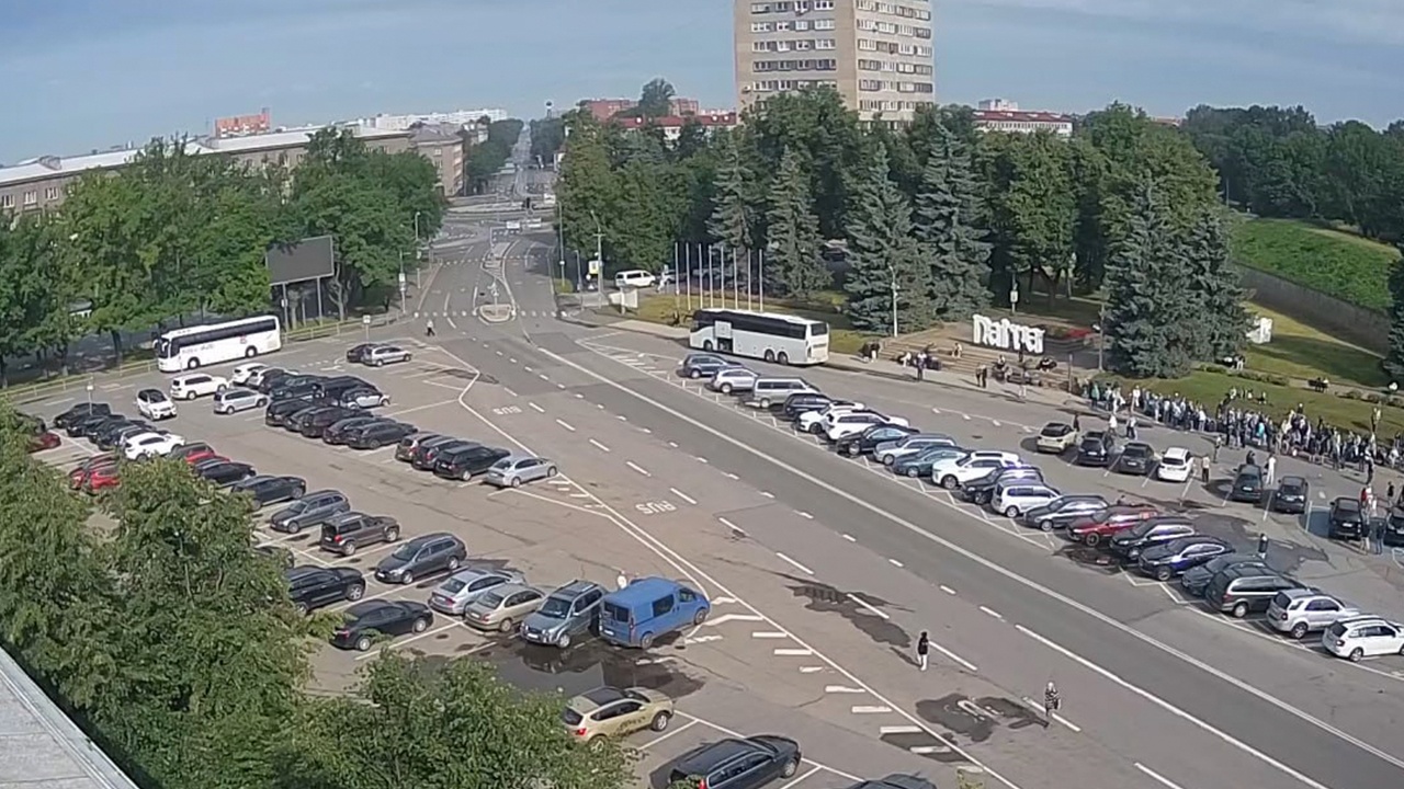 Сотни человек не могут попасть из Эстонии в РФ из-за коллапса на границе