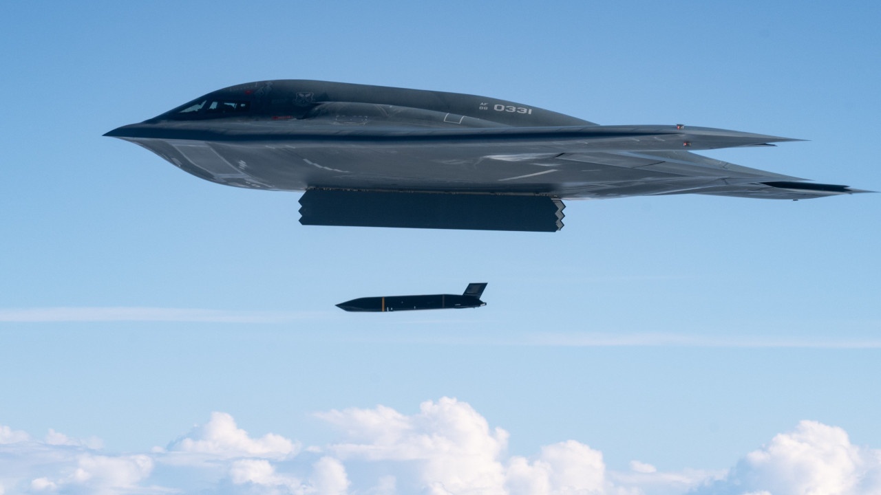 ВВС США испытали ракету LRASM с бомбардировщика B-2