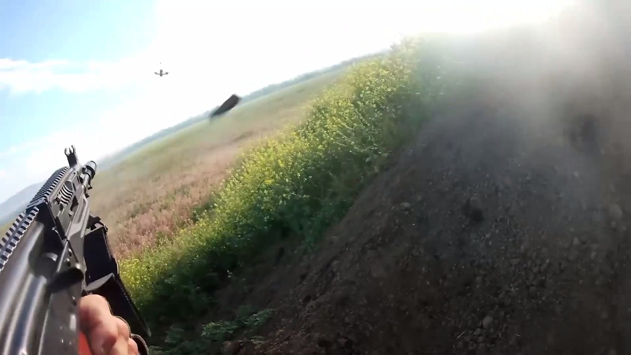 Боец ВС РФ во время эвакуации гражданских взял на себя удар дрона ВСУ 