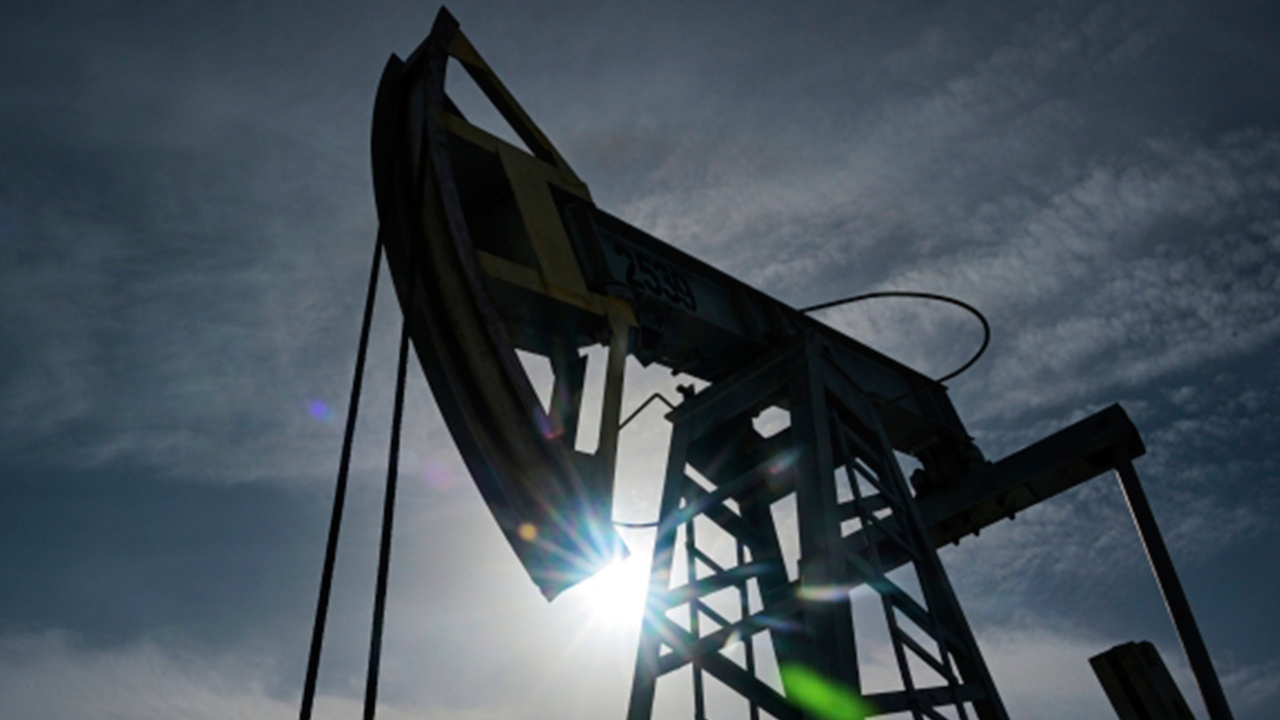 Галибаф: иранская нефть продается на 20% дороже после снятия санкций США