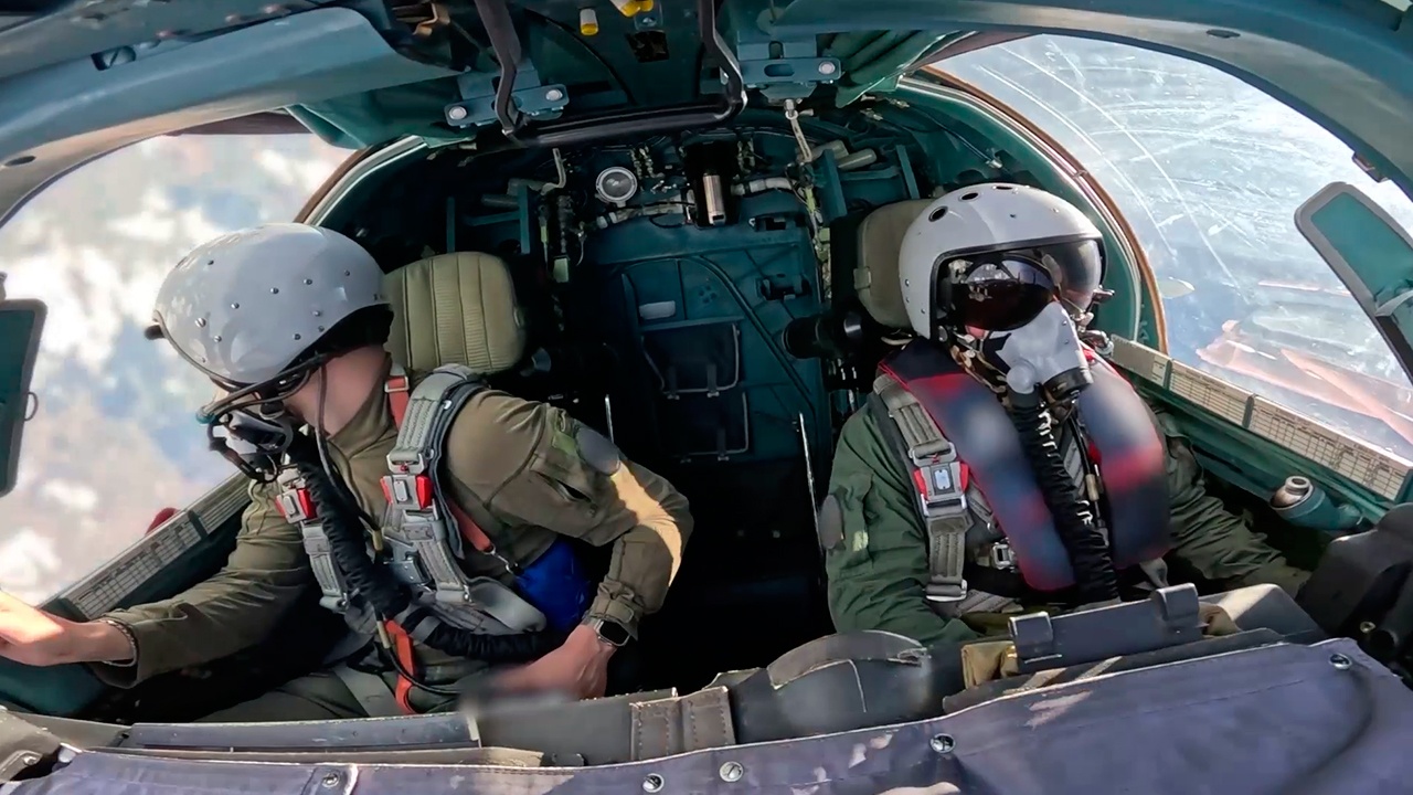 Экипаж Су-34 поднял на воздух украинский склад с беспилотниками