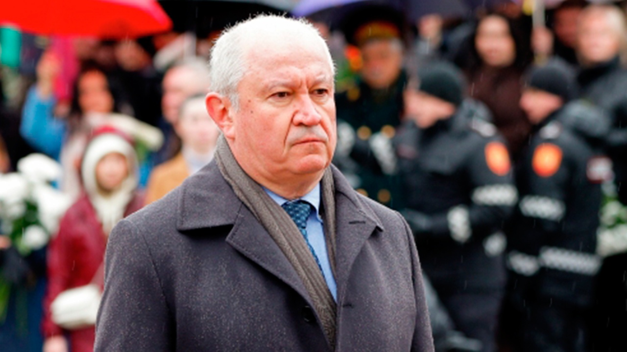 Премьер-министр Молдавии Александр Мунтяну заявил об отставке