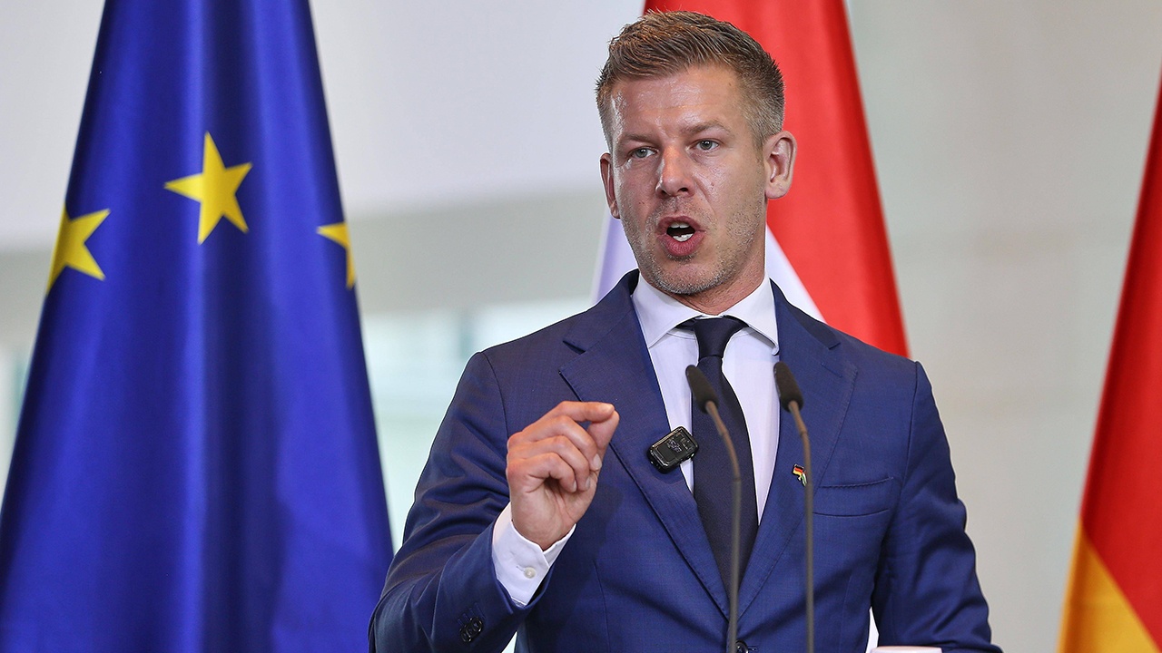 Экс-президент Венгрии обвинил Мадьяра в превращении страны в антиутопию