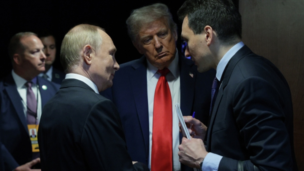 Путин и Трамп в телефонном разговоре затронули тему Украины