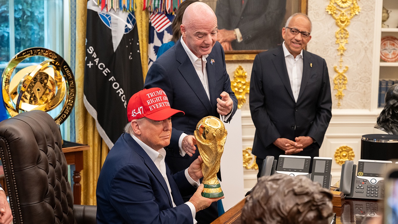 Трамп рассказал, о чем попросил президента ФИФА