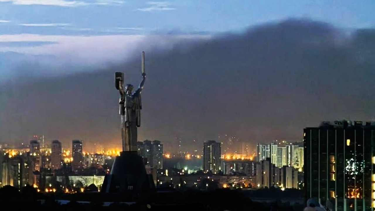 Минобороны перечислило предприятия, которые ВС РФ поразили в Киеве