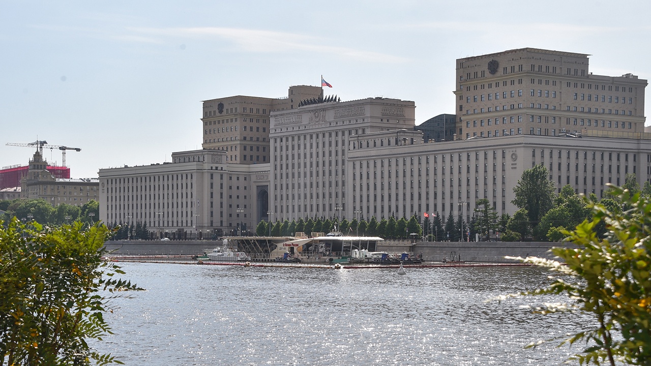 Над российскими регионами сбили за ночь 452 украинских дрона