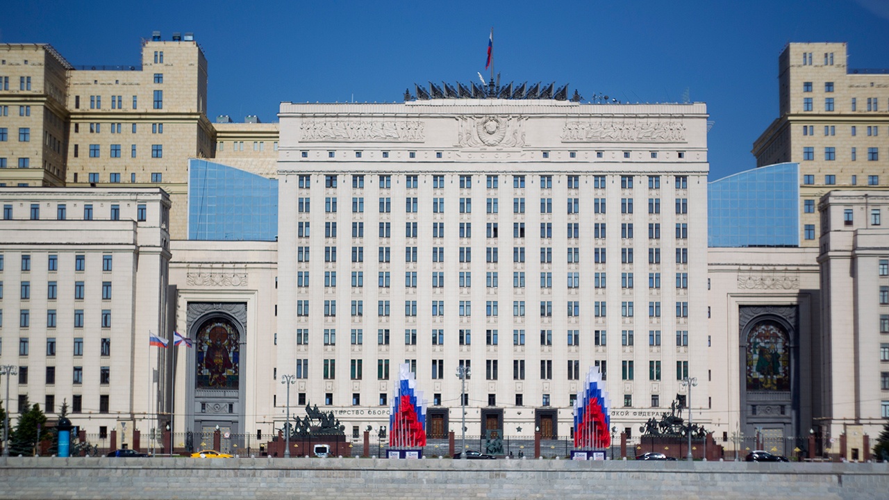 Над российскими регионами сбили за ночь 415 украинских дронов 