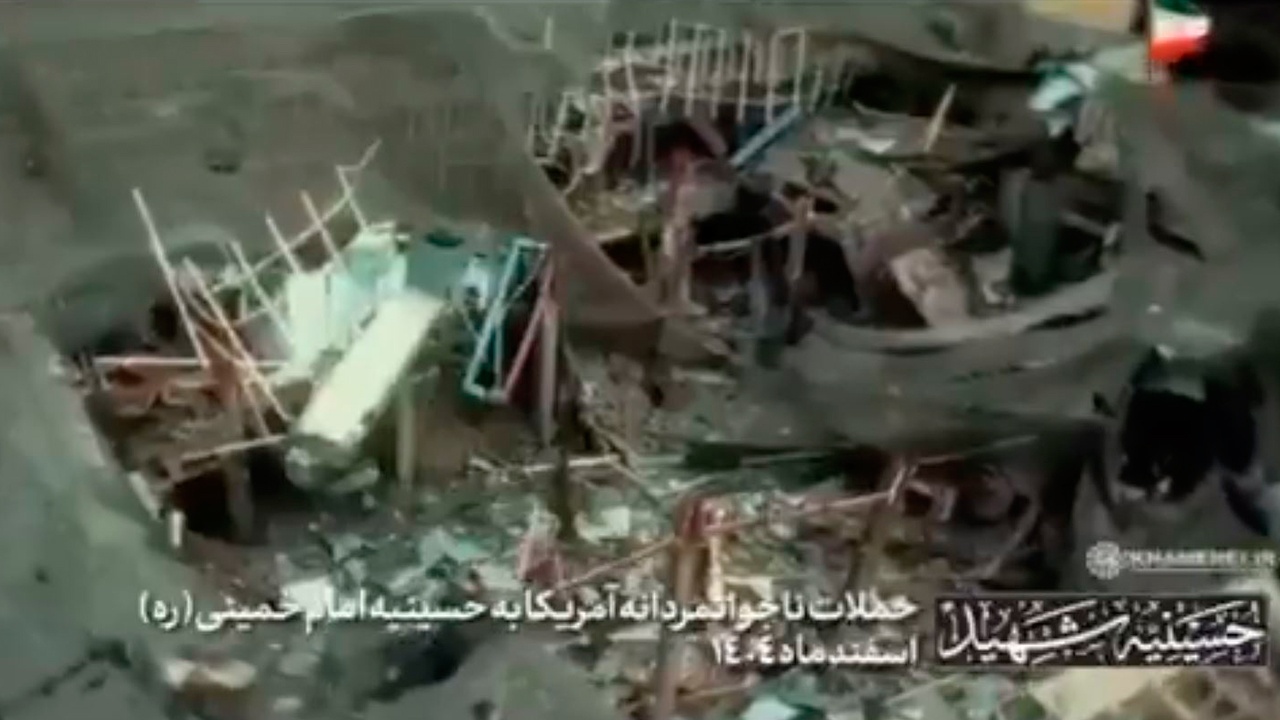 Появилось первое видео разрушенной резиденции Али Хаменеи