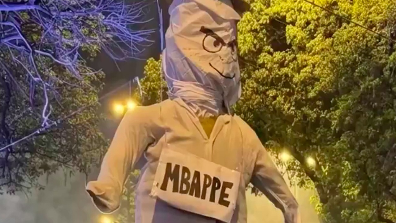 Чучело Мбаппе сожгли на фестивале в Парагвае