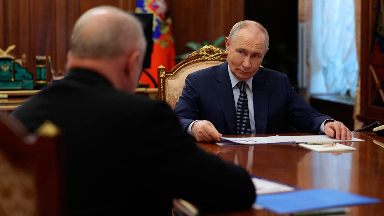 Путин назвал неправовыми решения Лондонского и Стокгольмского арбитражей 
