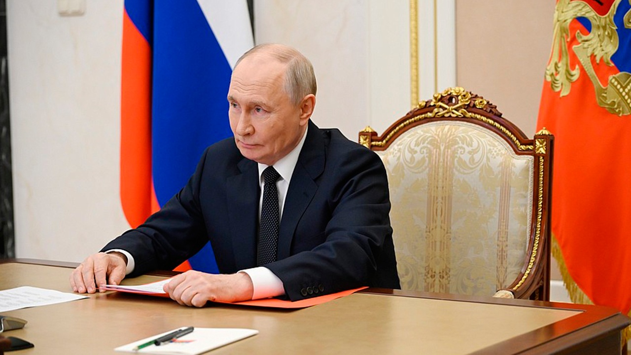 Путин обсудил с членами Совбеза информационную безопасность России