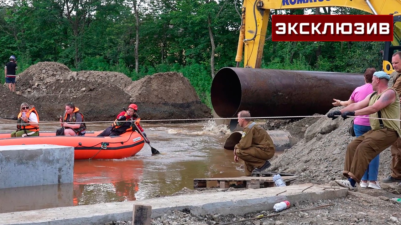 Жители Хабаровского края рассказали, как остались без дорог из-за потопа