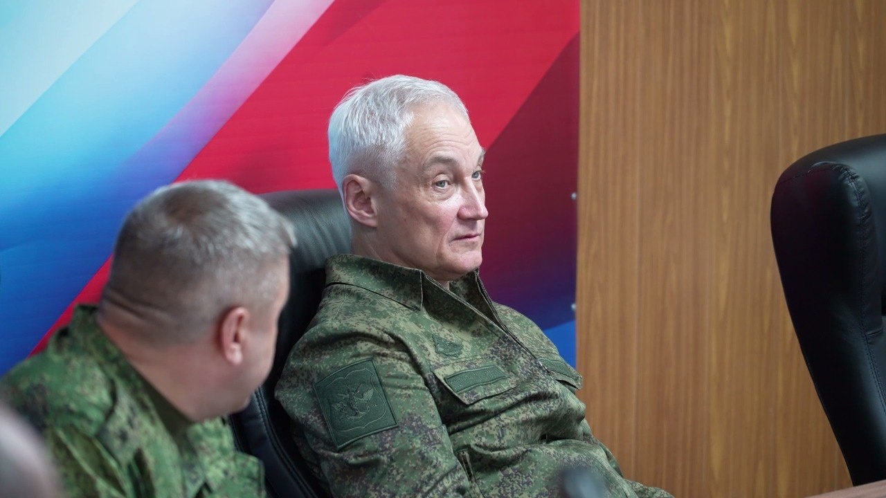 Белоусов посетил пункт управления группировки войск «Центр»