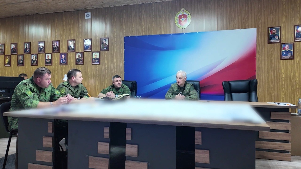 Белоусов рассказал о внедрении ИИ в дроны на пункте управления группировки «Центр»