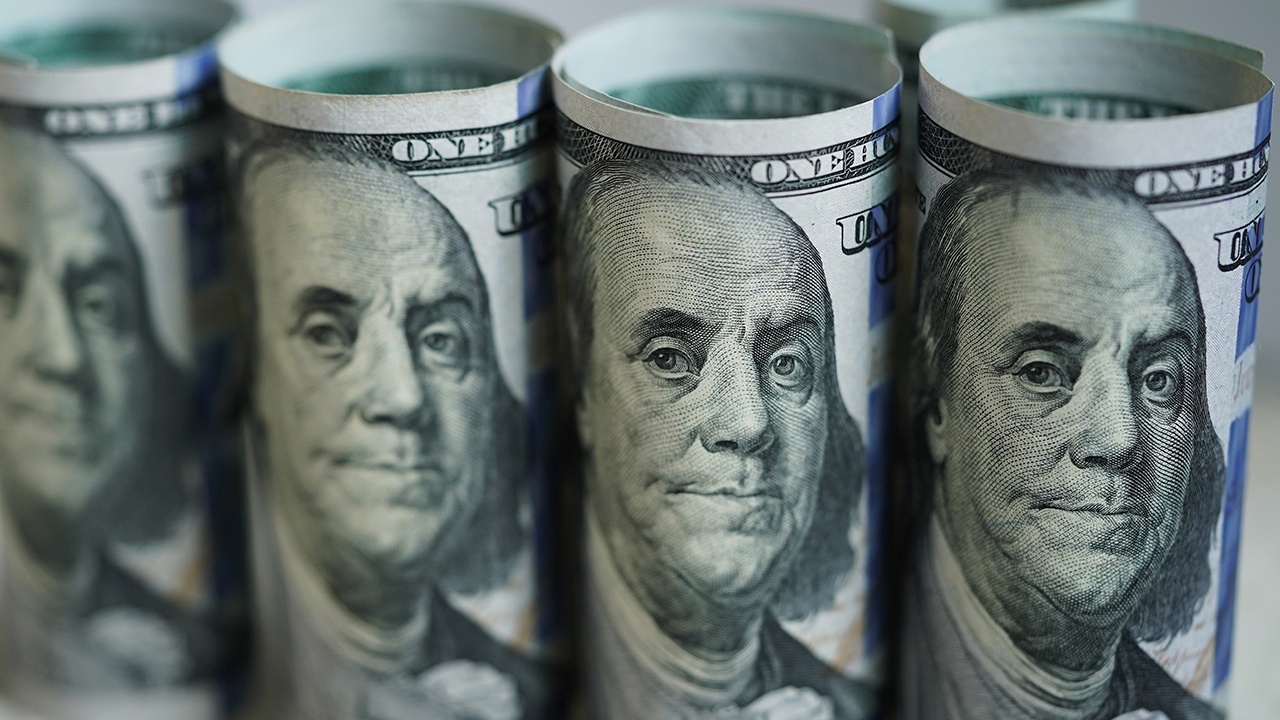 Киев получит от МВФ кредит в размере $690 млн
