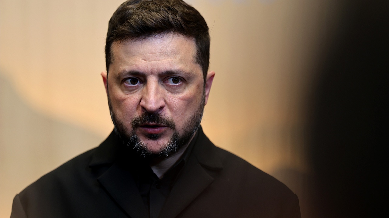 Режим «потряхивает изнутри»: как перестановки в ВСУ отразятся на Зеленском