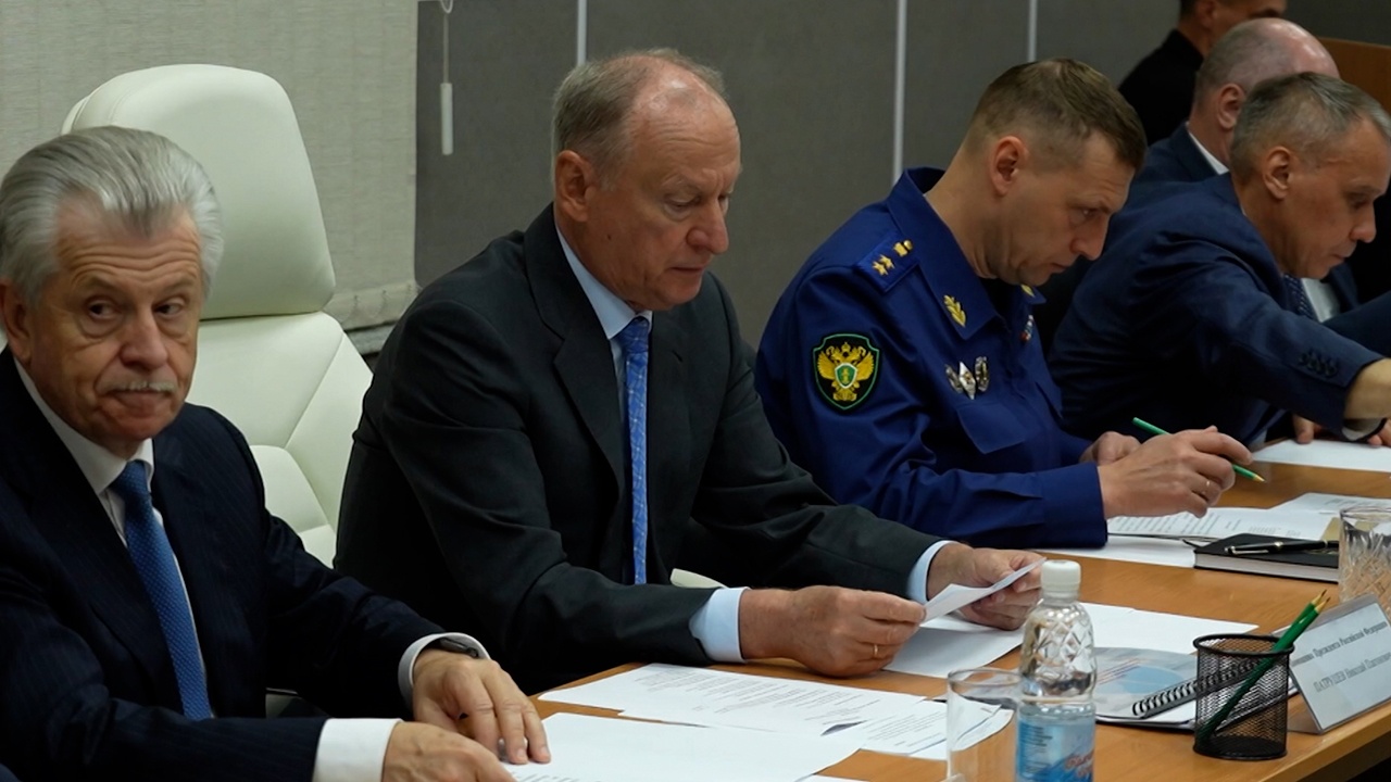 Патрушев назвал главной задачей модернизацию атомного флота РФ