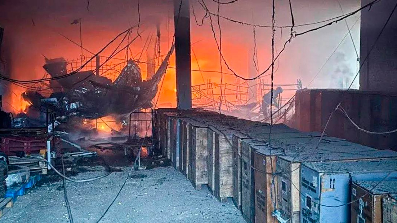 ВС РФ поразили отделение «Новой почты» в Изюме