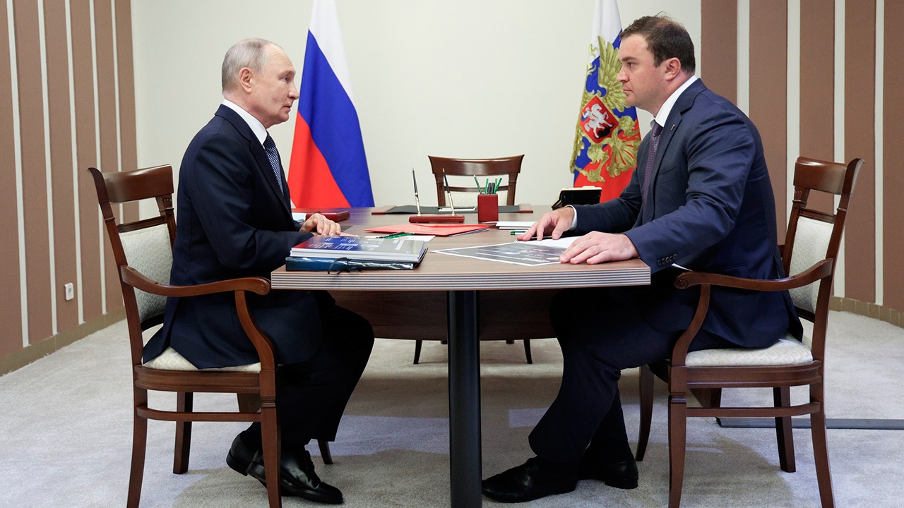 Путин провел встречу с губернатором Омской области Хоценко