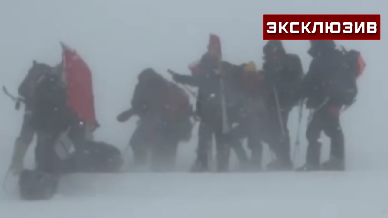 На Эльбрусе возобновили поиск и эвакуацию тел альпинистов