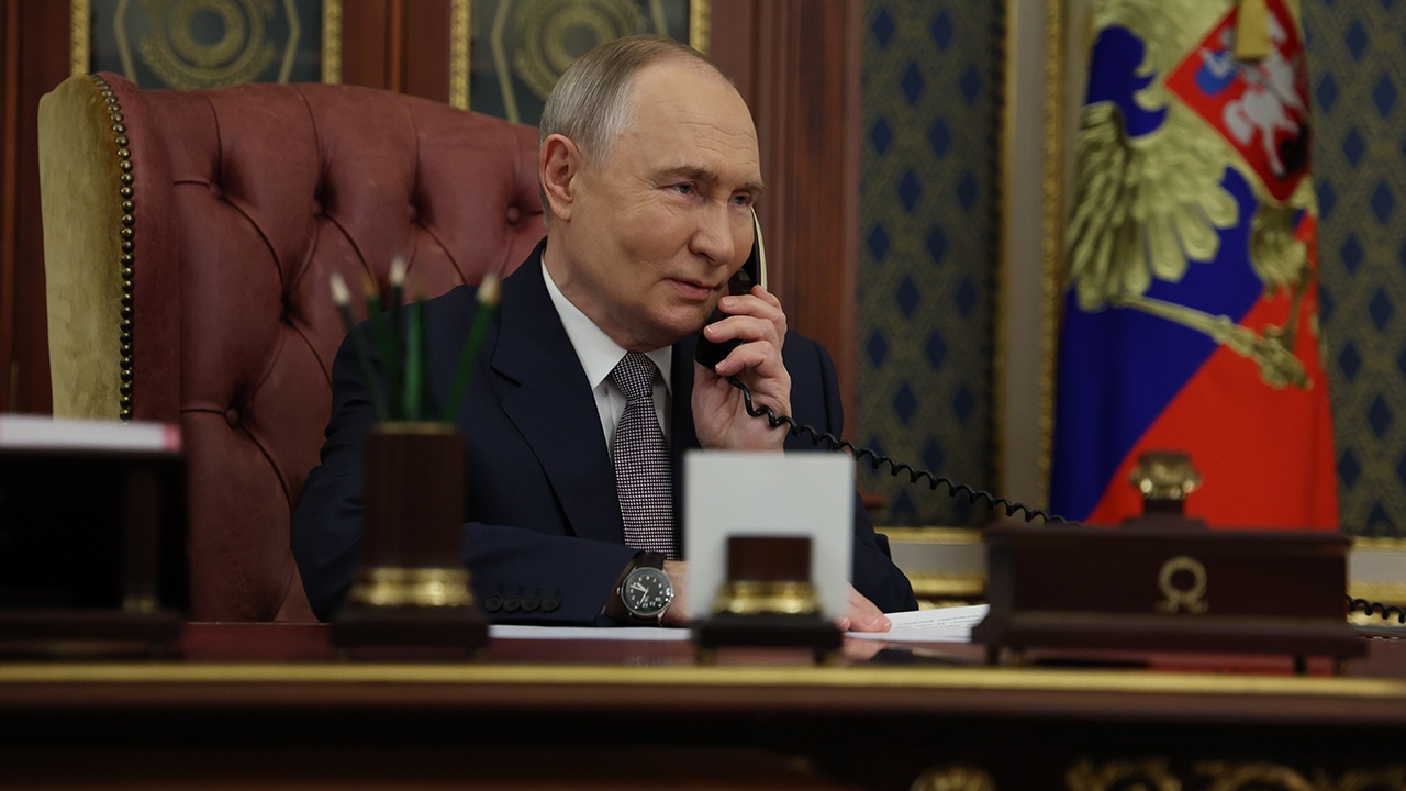 Путин провел телефонный разговор с президентом Азербайджана Алиевым