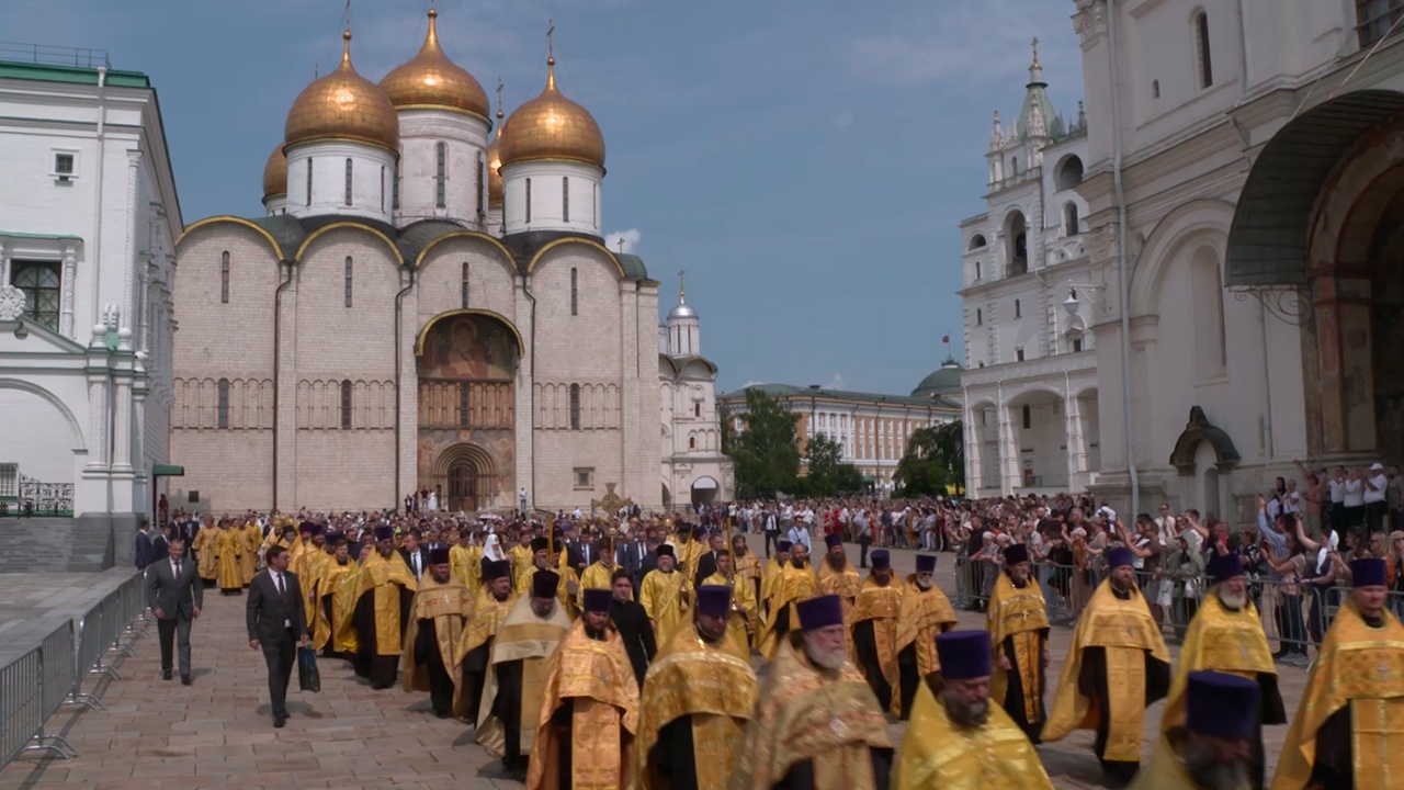 Патриарх Кирилл провел Божественную литургию в День Крещения Руси