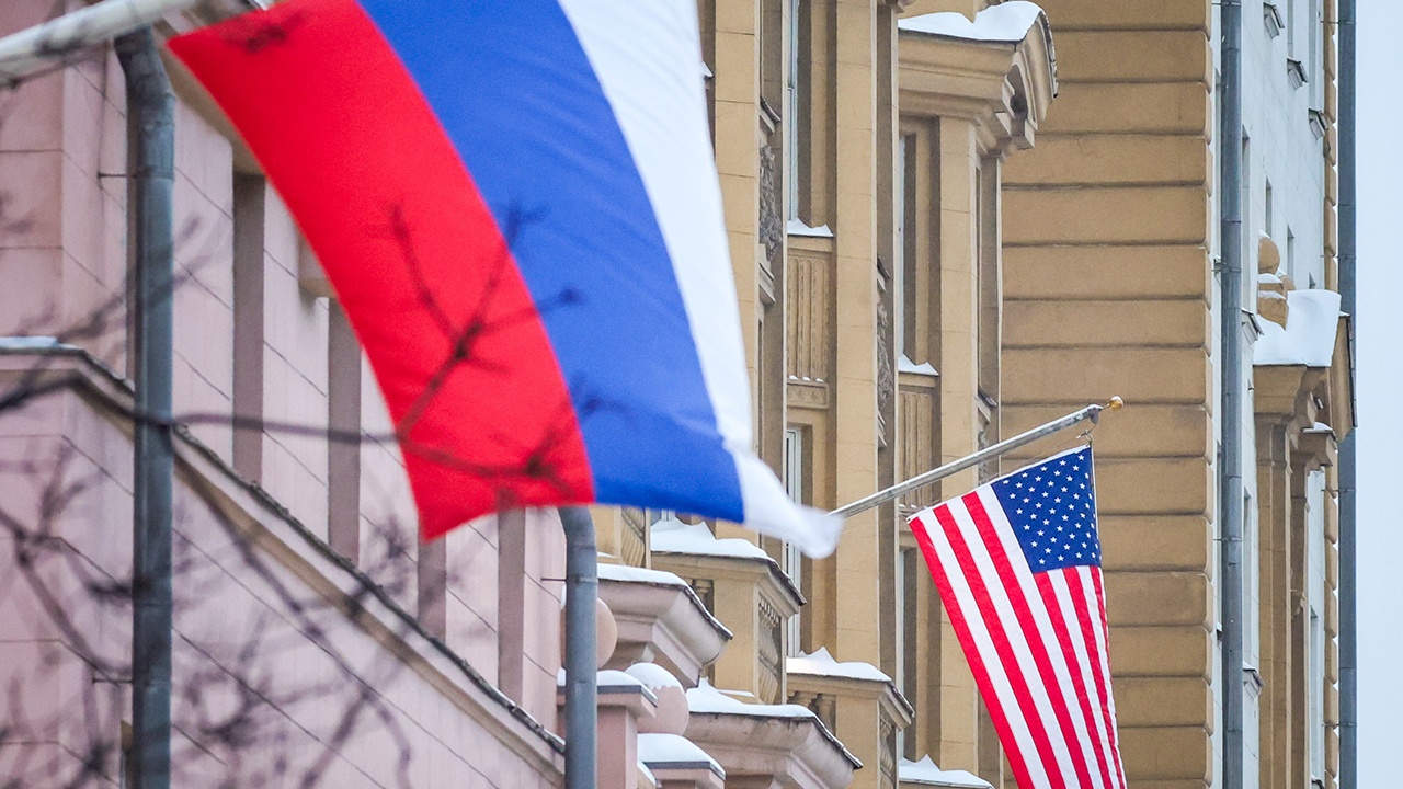 В посольстве РФ назвали законопроект о санкциях медвежьей услугой