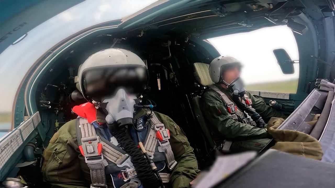 Экипаж Су-34 разрушил украинский опорный пункт в зоне спецоперации