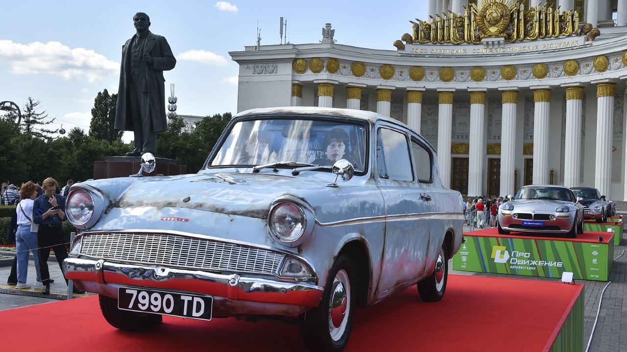 От советской классики до летающих авто: фестиваль «ПроДвижение» открылся на ВДНХ