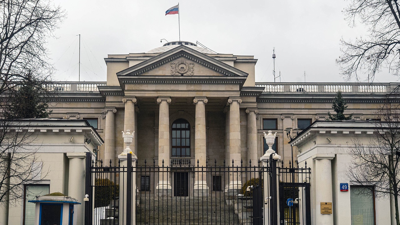 Посольство РФ в Польше направило протест властям из-за сноса памятника