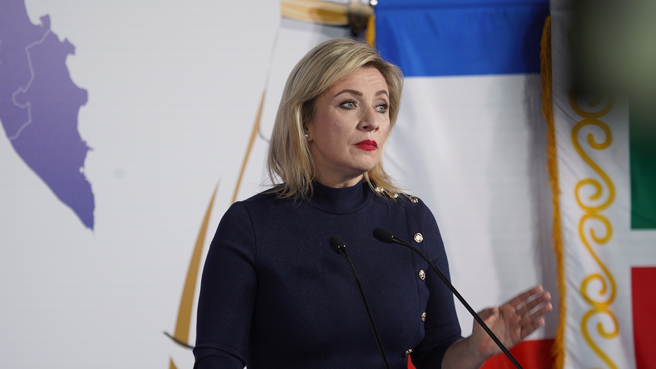 Захарова: для нормальных людей палачи СС* никогда не станут героями