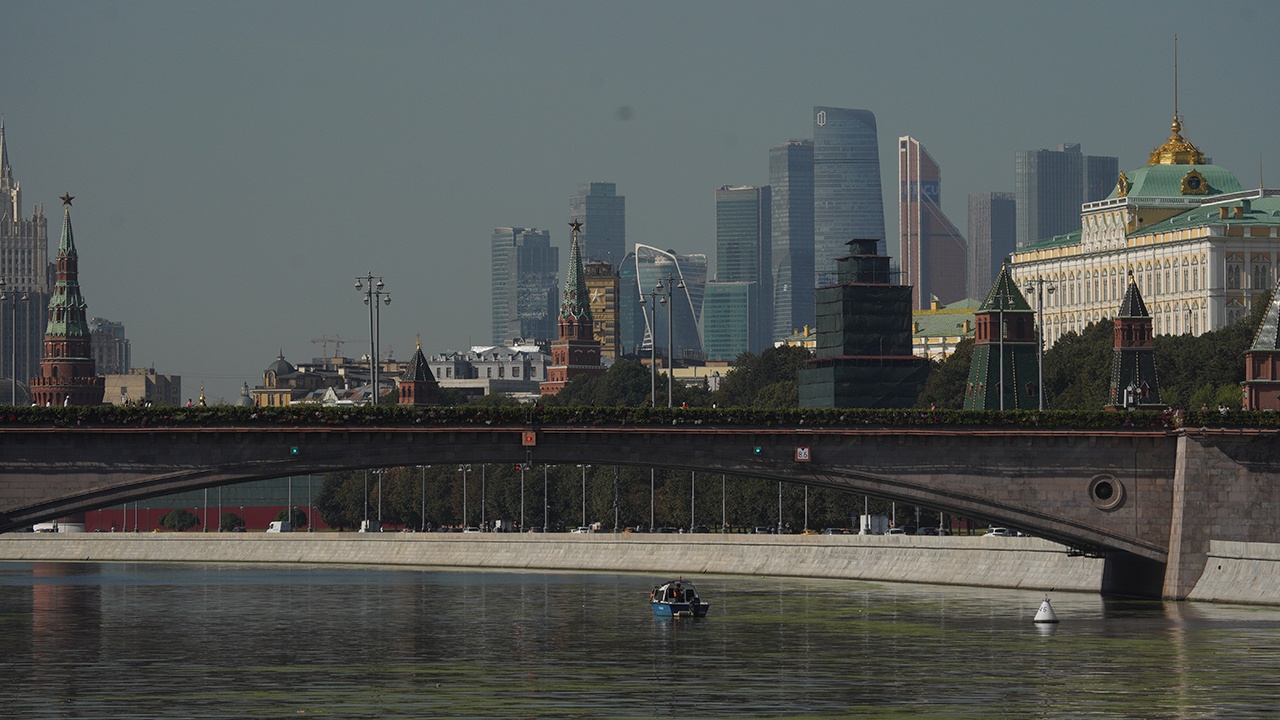 Громкий хлопок одновременно услышали жители Москвы и области