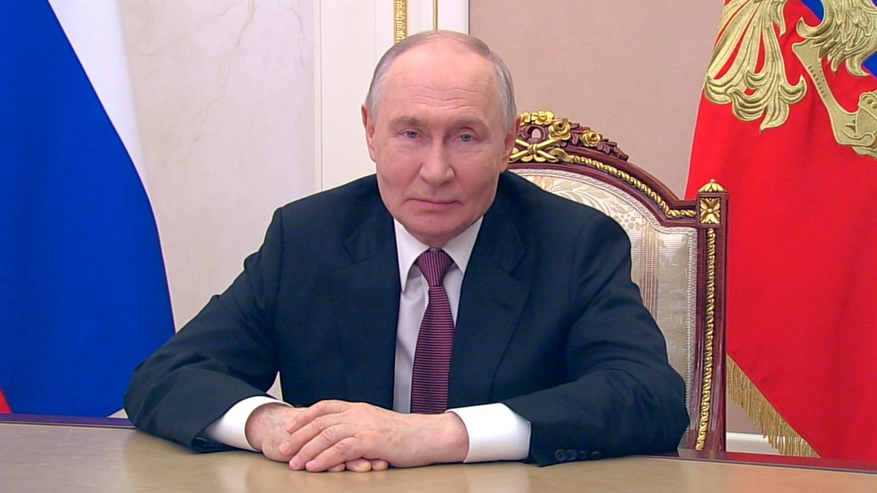 Путин поздравил строителей с профессиональным праздником