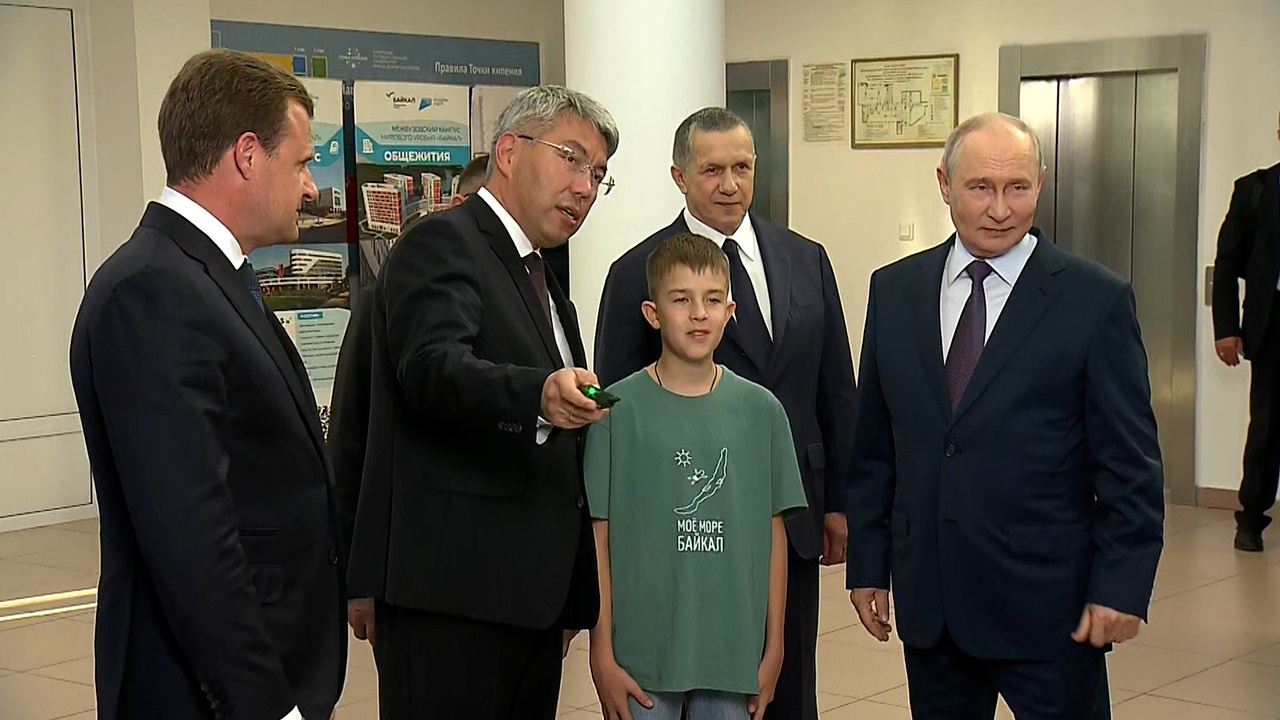 Путин прибыл с рабочей поездкой в Улан-Удэ 