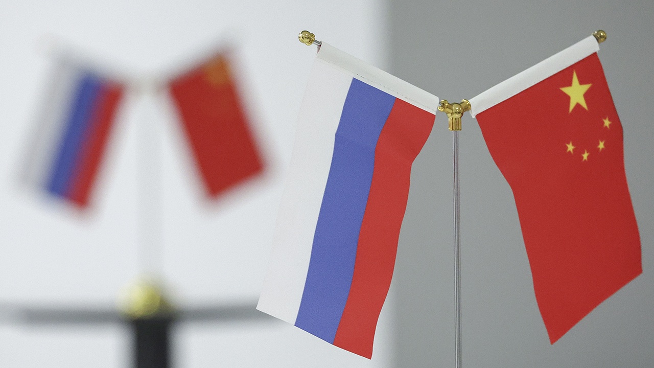 Китай пригрозил США ответными мерами из-за новых санкций против России