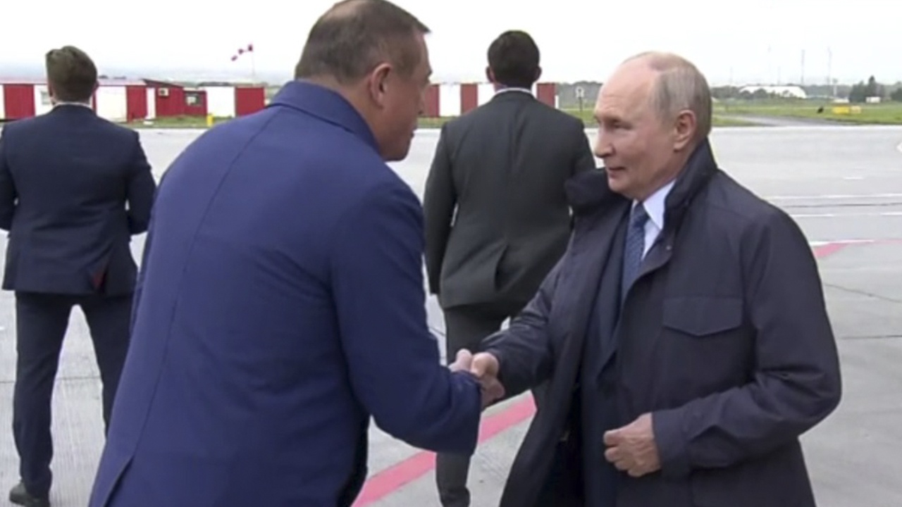 Путин прибыл в Южно-Сахалинск для участия в завершающей стадии учений ТОФ РФ