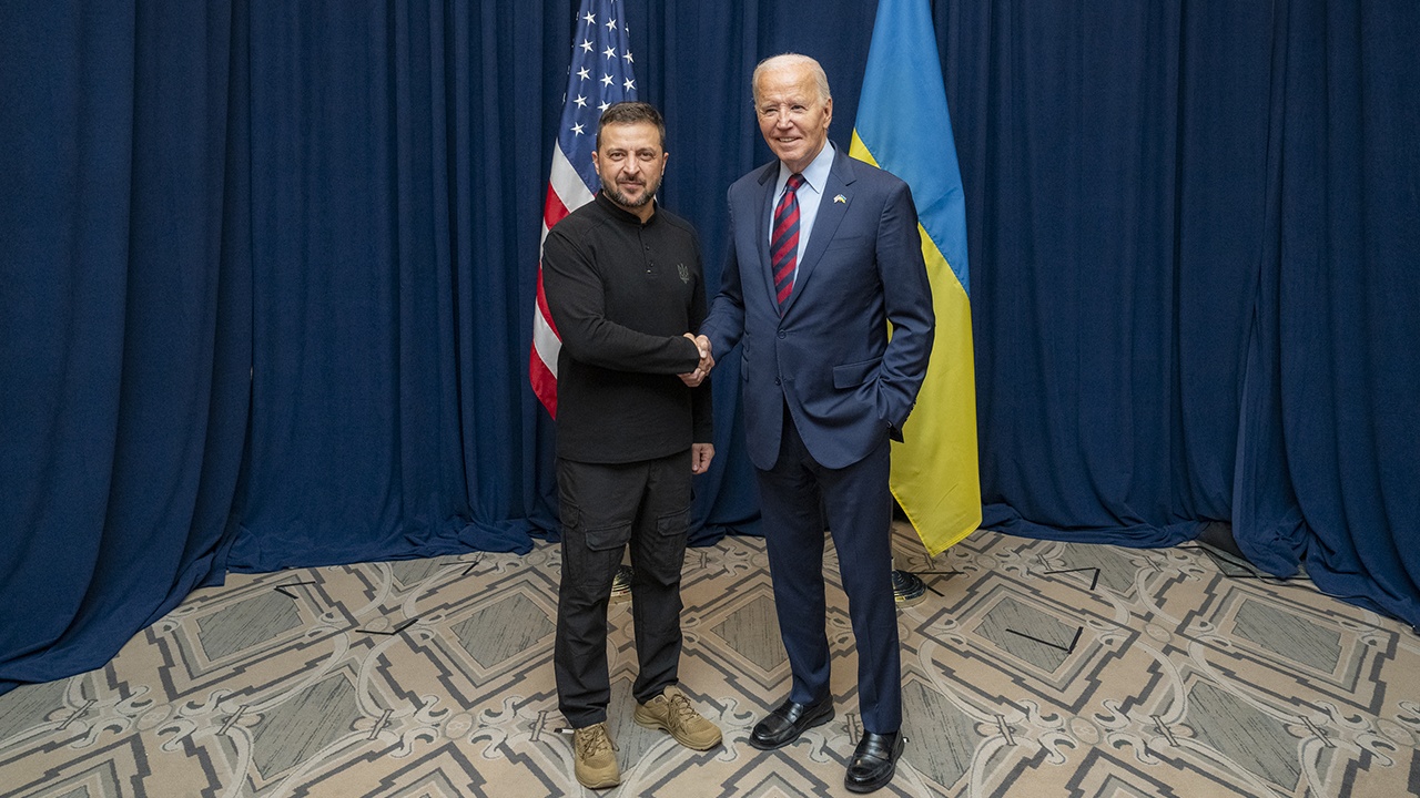 В Белом доме назвали трагичными огромные поставки оружия Украине при Байдене