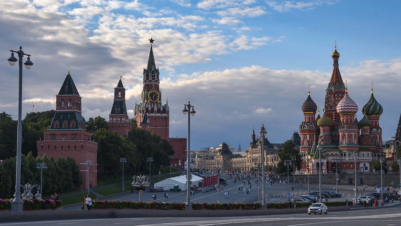 Три человека пострадали в районе МКАД во время атаки беспилотников